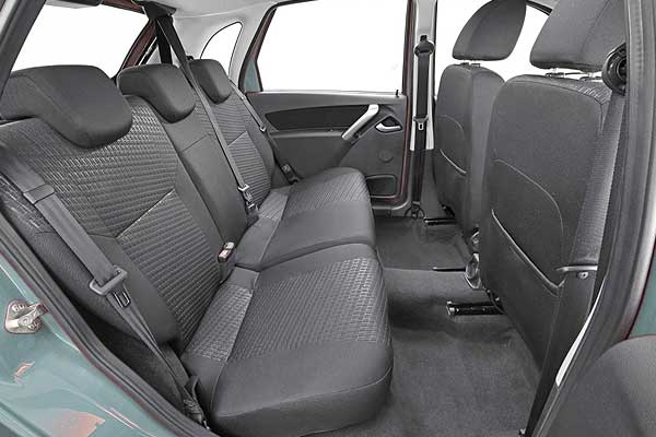 Hatchback Datsun mi-Do 1 салон