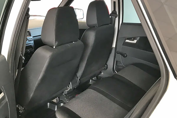 Lada Priora hatchback дорестайлинговая модификация салон