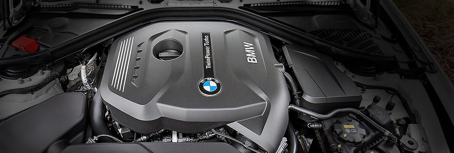 2.0-литровый бензиновый силовой агрегат BMW B48 под капотом БМВ 320i.