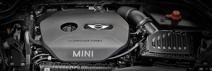 1.5-литровый бензиновый силовой агрегат Mini B38A15A под капотом Мини Купер.