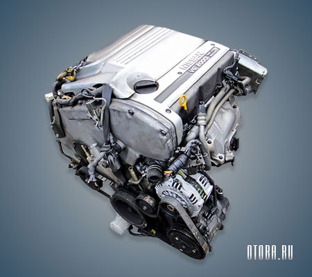 Двухлитровый бензиновый мотор Ниссан VQ20DE фото.