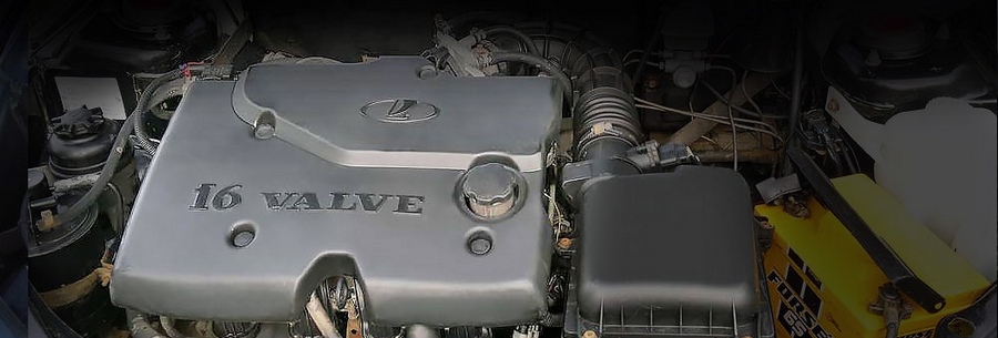 1.5-литровый бензиновый силовой агрегат ВАЗ 2112 под капотом Лада 112.
