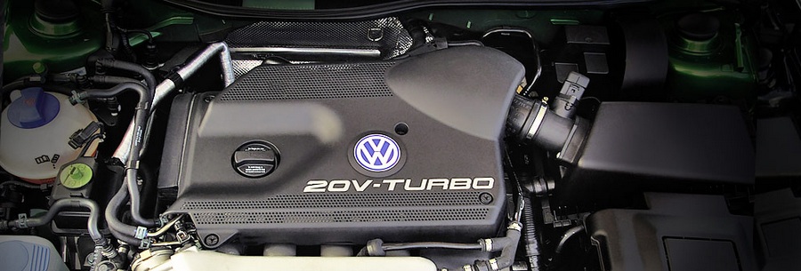 1.8-литровый бензиновый силовой агрегат VW AUQ под капотом Фольксваген Гольф.