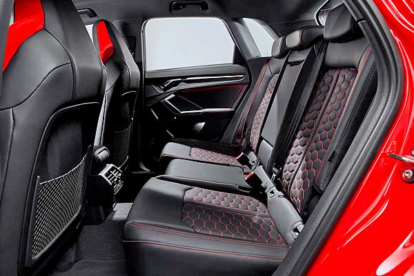 Внедорожник Audi RS Q3 II (F3) салон