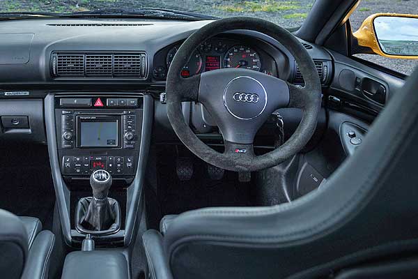 Универсал Audi RS4 B5 1 (8D) интерьер