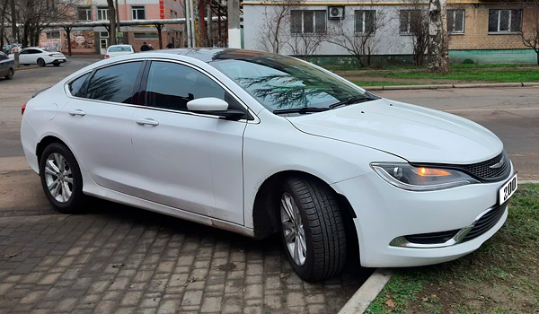 Подержанный Chrysler 200 2 (UF) с пробегом