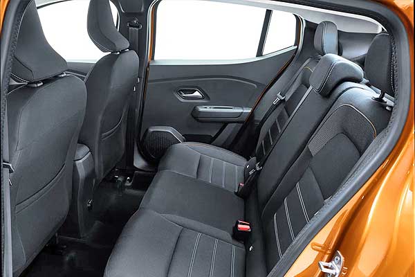 Hatchback Dacia Sandero III Stepway (DJF) дорестайлинговая модификация салон