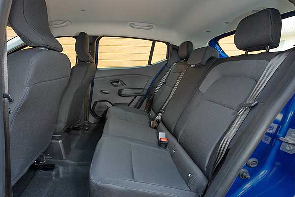 Hatchback Dacia Sandero III (BJI) до рестайлинга салон