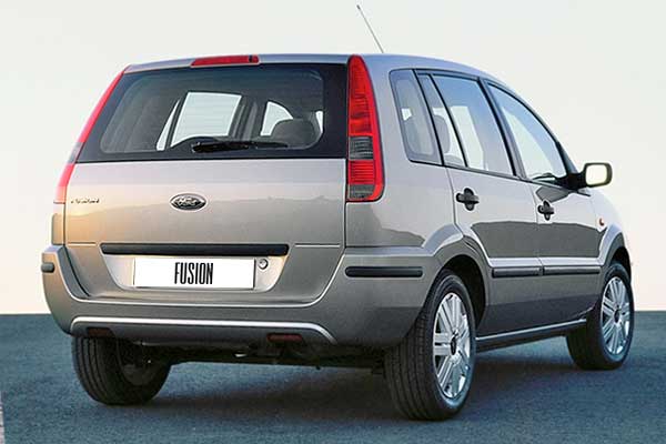 Кроссовер Ford Fusion 1 (B226) дорестайлинговая версия вид сзади