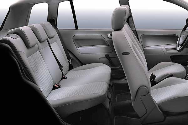 Кроссовер Ford Fusion I (В256) дорестайлинговая модификация салон