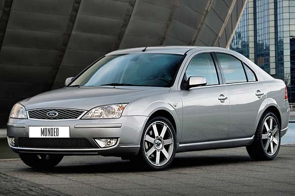 Седан Ford Mondeo 3 (CD132) второй рестайлинг вид спереди