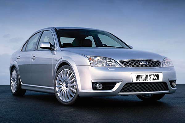 Седан Ford Mondeo ST220 3 (CD132) вид спереди