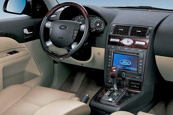 Ford Mondeo III (CD132) до обновления интерьер