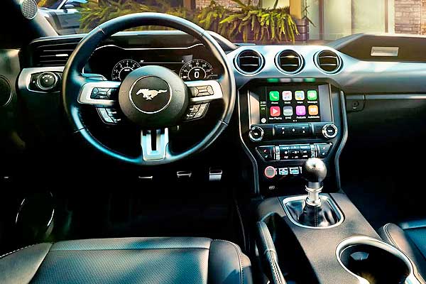 Форд Мустанг 6 (S550) после обновления интерьер