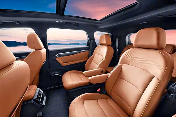 Кроссовер Джили Окаванго 1 (VX11) вторая рестайлинговая модификация салон