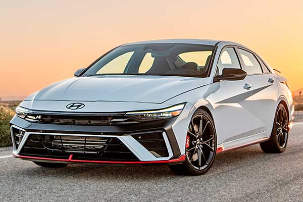 Седан Hyundai Elantra N 7 (CN7) рестайлинг вид спереди