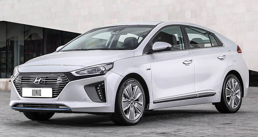 Hyundai Ioniq 2017 года с бензиновым двигателем 1.6 литра