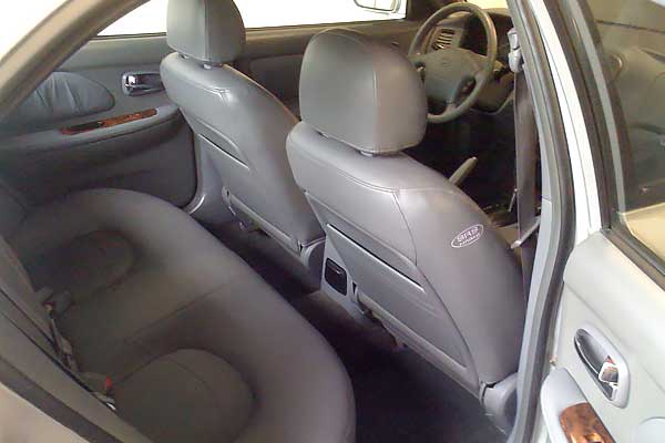 Sedan Hyundai Sonata 4 EF салон