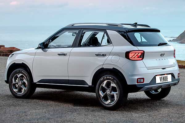 Кроссовер Hyundai Venue 1 (QX) вид сзади