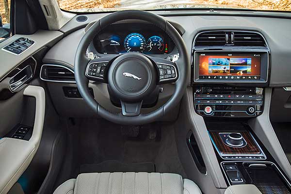 Кроссовер Ягуар Ф-Пейс 1 (X761) до обновления интерьер