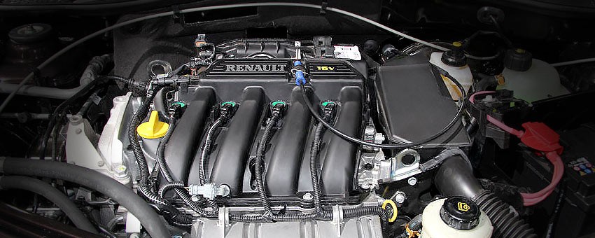 Мотор Рено К4М 1.6 литра 16 клапанов под капотом Лада Ларгус.