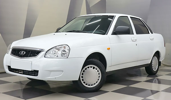 Lada Priora sedan стандарт вид спереди
