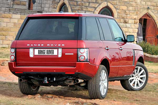 Внедорожник Range Rover III (L322) вид сзади вторая рестайлинговая версия