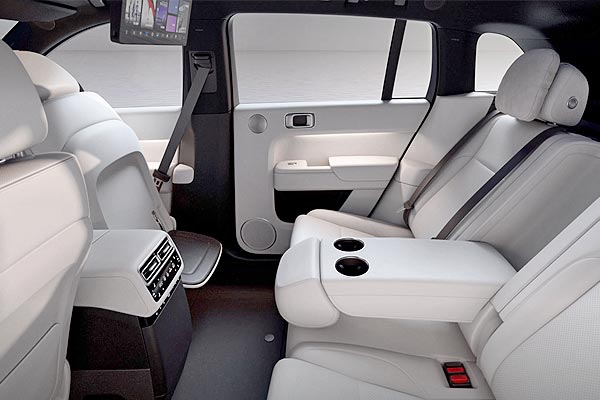 Кроссовер Lixiang L7 I (X03) салон рестайлинговая модификация