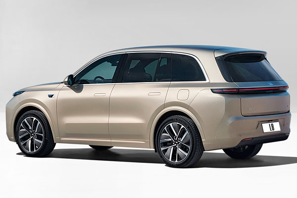 Кроссовер Lixiang L8 1 (X02) вид сзади дорестайлинговая версия