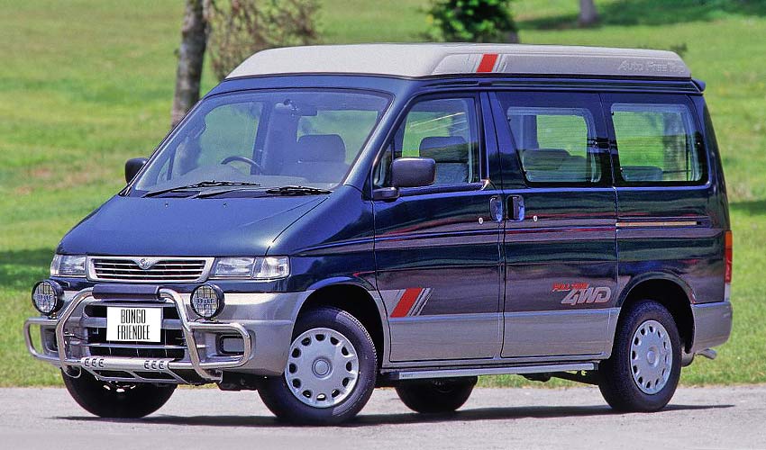 Mazda Bongo Friendee 1997 года с дизельным двигателем 2.5 литра