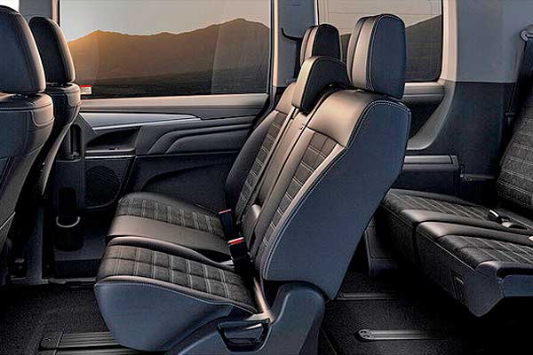 Минивэн Митсубиси Делика Д:5 1 (CV) вторая рестайлинговая модификация салон