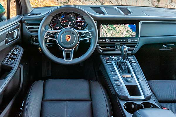 Кроссовер Porsche Macan I (95B) после первого обновления интерьер
