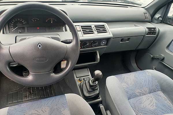 Hatchback Renault Clio I (X57)  рестайлинг Phase 3 торпедо