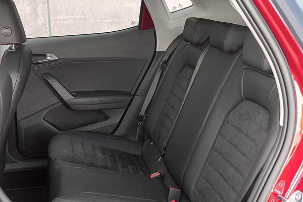 Hatchback Seat Ibiza V (6F) дорестайлинговая модификация салон