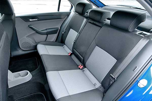 Liftback Seat Toledo IV (KG) дорестайлинговая модификация салон