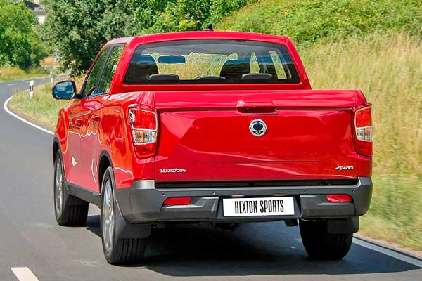 Пикап SsangYong Rexton Sports 1 (Q200) вид сзади дорестайлинговая версия