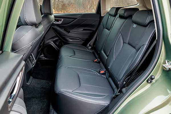 Кроссовер Subaru Forester V (SK) дорестайлинговая модификация салон