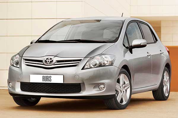 5-дверный hatchback Toyota Auris 1 (Е150) рестайлинг вид спереди