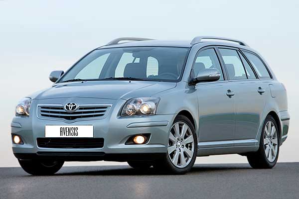 Универсал Toyota Avensis II (T250) рестайлинговая модификация салон