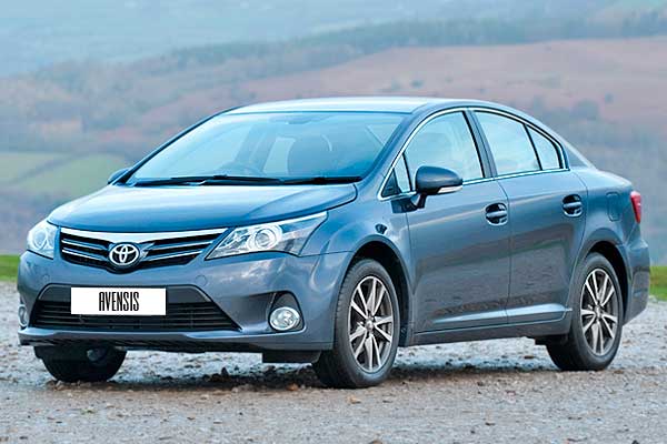 Sedan Toyota Avensis 3 (T270) первый рестайлинг вид спереди