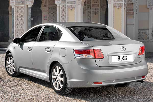 Sedan Toyota Avensis 3 (T270) дорестайлинговая версия вид сзади