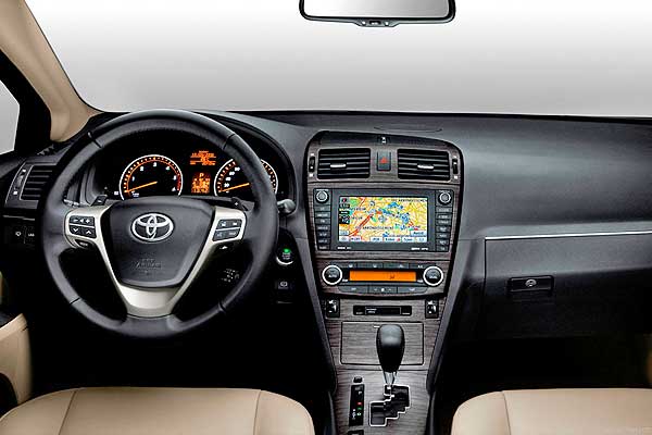 Toyota Avensis III (T270) до обновления интерьер