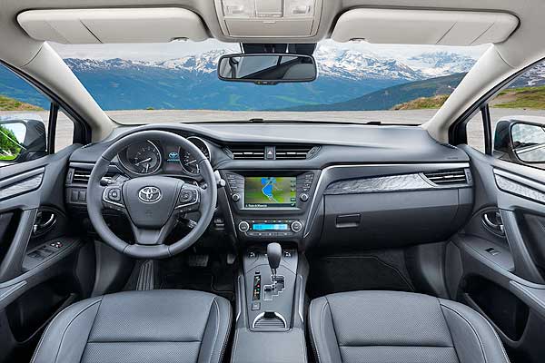 Тойота Авенсис 3 (Т270) после второго обновления интерьер