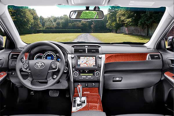 Седан Тойота Камри 7 (XV50) до обновления интерьер