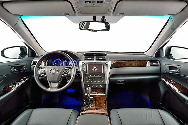 Sedan Toyota Camry VII (XV50) после первого обновления интерьер