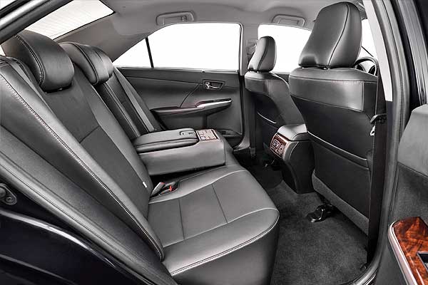 Тойота Камри 7 (XV50) первая рестайлинговая модификация салон