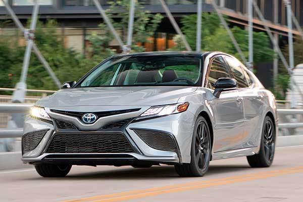 Sedan Toyota Camry VIII XSE (XV70) рестайлинговая модификация