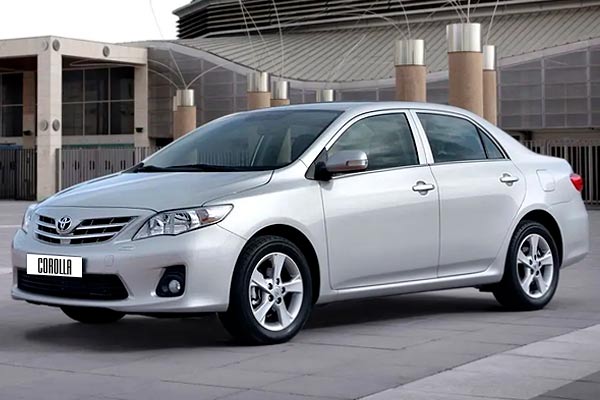 Седан Тойота Королла 10 (Е150) вид спереди рестайлинг