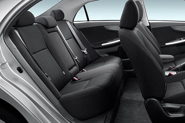 Sedan Toyota Corolla X (E150) салон дорестайлинговая модификация