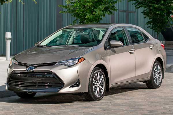Седан Toyota Corolla L/LE USA 11 (E170) вид спереди рестайлинг